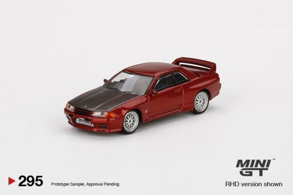 MINI GT 1/64 Nissan Skyline GT-R (R32) Red Pearl w/ BBS LM Wheel