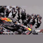 Oracle Red Bull Racing RB18 #1 Max Verstappen 2022 Abu Dhabi Grand Prix With Pit Crew Set By MINI GT