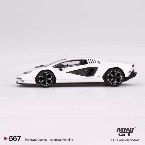 MINI GT Lamborghini Countach LPI 800-4 White