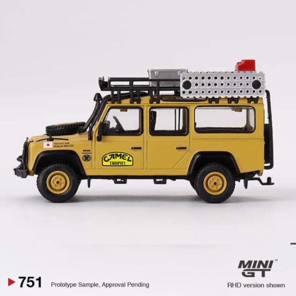 MINI GT Land Rover Defender 110 1989 Camel Trophy Amazon Team Japan