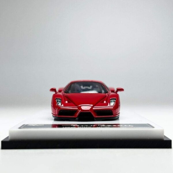 King Model Ferrari Enzo Red with Figure