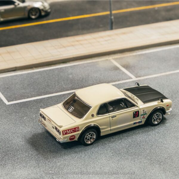 Tarmac Works Nissan Skyline 2000 GT-R (KPGC10) White