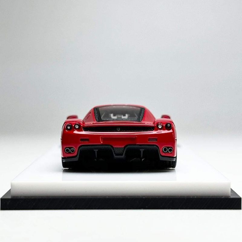 King Model Ferrari Enzo Red with Figure - MINIATURE TOY SHOP