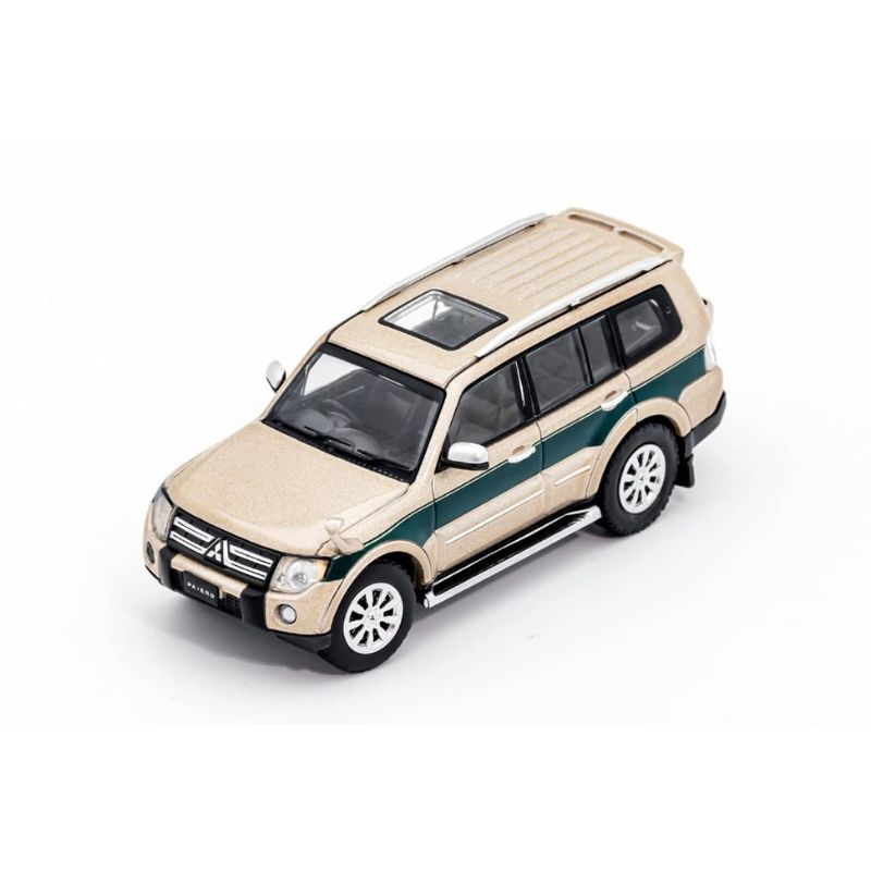 Shadow Model Mitsubishi Pajero V97 Beige with Green Stripe