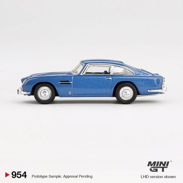 MINI GT Aston Martin DB5 Sierra Blue - Image 3