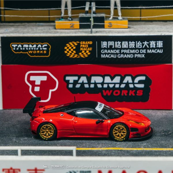Tarmac Works Ferrari 458 Italia GT3 Red with Black Top - Image 4