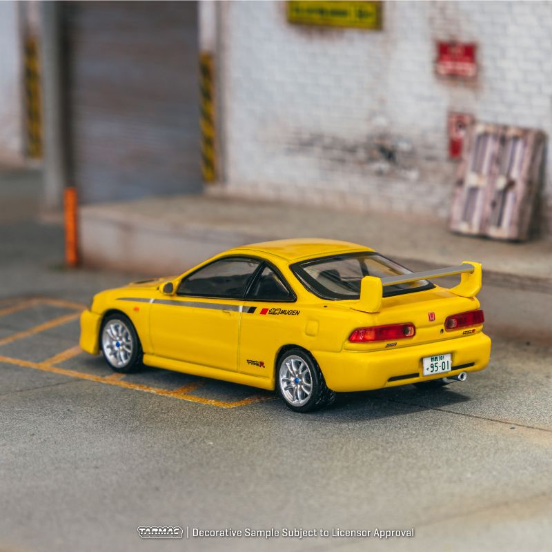 22 Tarmac Works Honda Integra TYPE R DC2 MUGEN Sunlight Yellow - Image 2