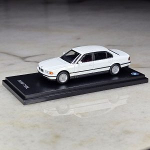 BMW 750iL White by Almost Real