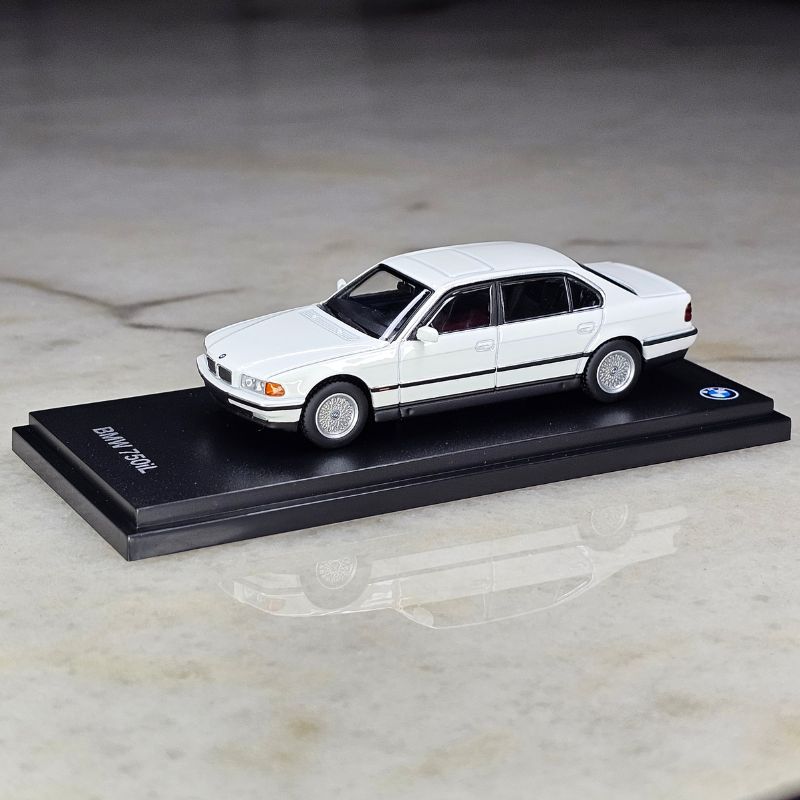 BMW 750iL White by Almost Real